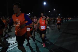 BIB: 278, 24116, 9500
                            <button type="button" onclick="openModal(10598692)" class="btn btn-primary btn-sm float-right btn-popup" data-toggle="modal" data-target=".modal-high-quality">
                        <i class="fas fa-shopping-cart"></i> Add to Cart
                    </button>
                                            <button type="button" onclick="isThisMe(10598692, true)" class="btn btn-success btn-sm float-right btn-popup btn-isme hidden" data-toggle="tooltip" data-placement="bottom" title="นี่คือรูปของคุณใช่ไหม คลิกที่นี่เพื่อเอาเข้าอัลบั้ม">
                        <i class="fas fa-plus"></i> Add to album
                    </button>
                    <button type="button" onclick="isThisMe(10598692, false)" class="btn btn-warning btn-sm float-right btn-popup btn-isnotme hidden">
                        <i class="fas fa-ban"></i> Remove from album
                    </button>